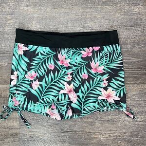 NWT iFFiEL tropical print swim shorts size small? S B169